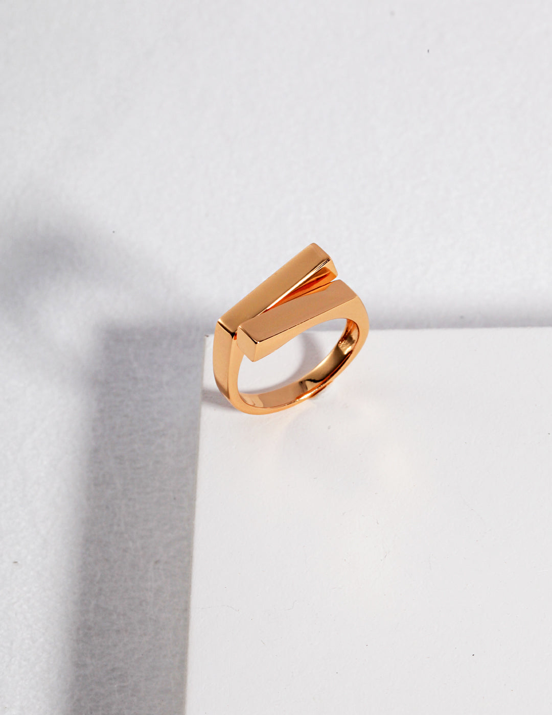 Geometric Crossover Adjustable Ring