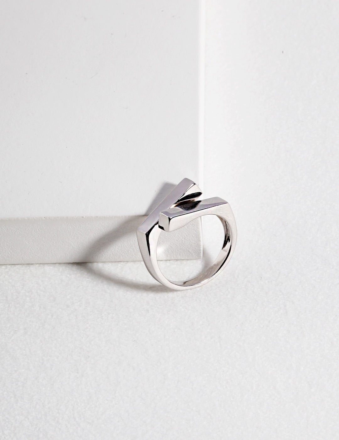 Geometric Crossover Adjustable Ring