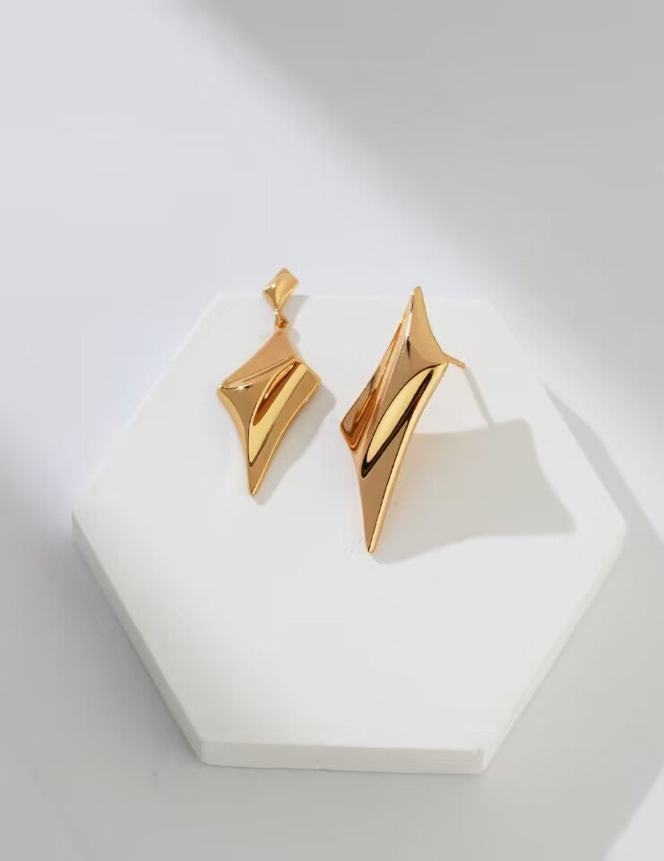 Celestial Star Earrings (18K Gold Plated)